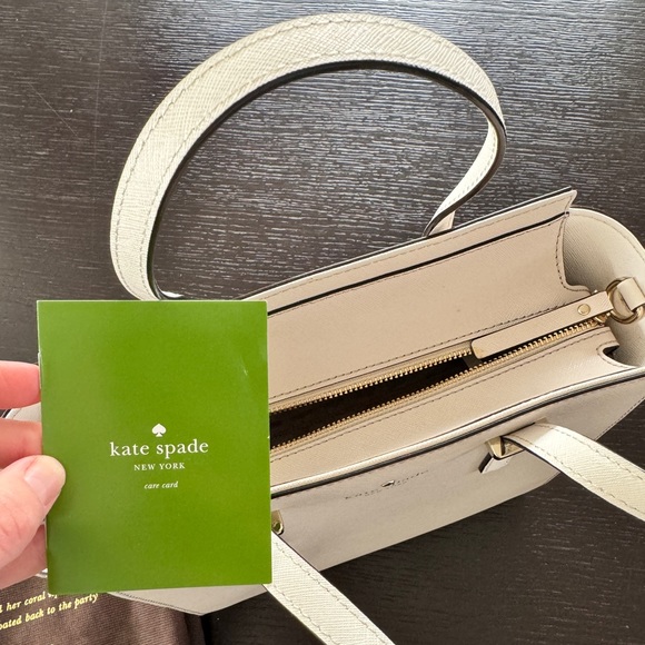Kate Spade Small Satchel in light grey/white - Picture 5 of 12